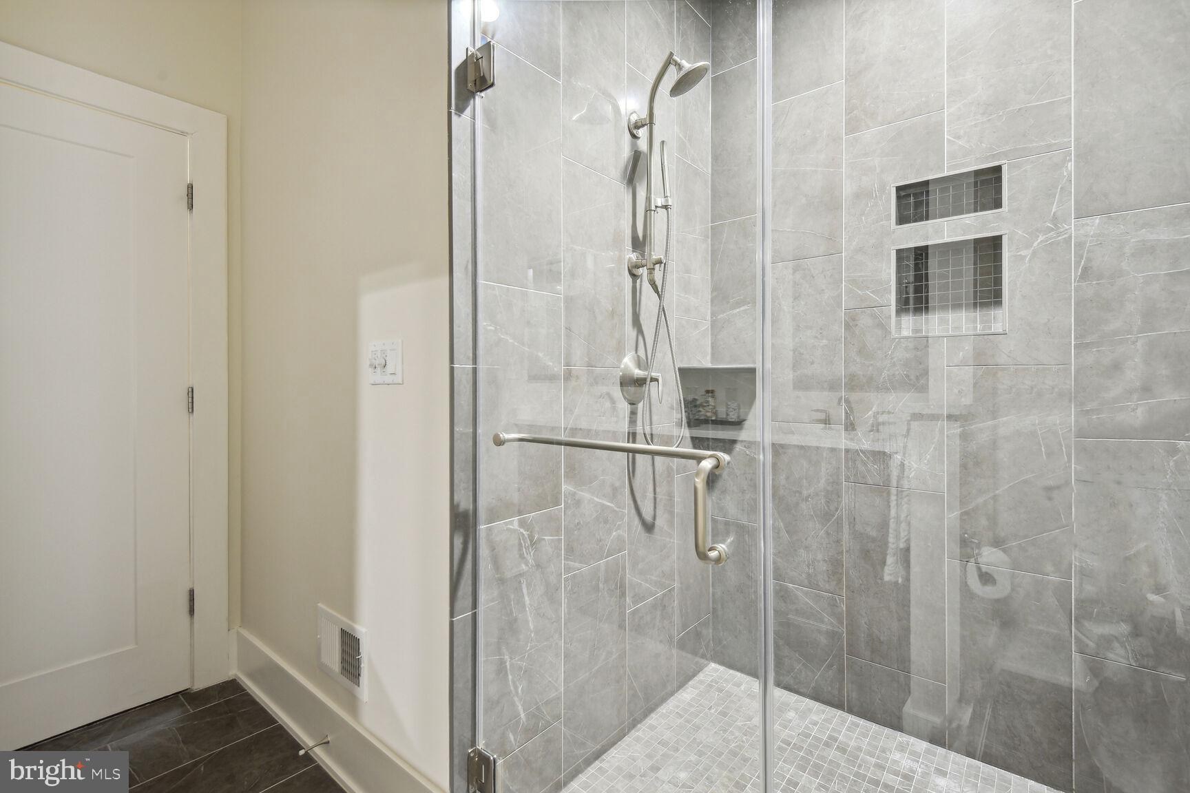 GROSVENOR HEIGHTS - Residential