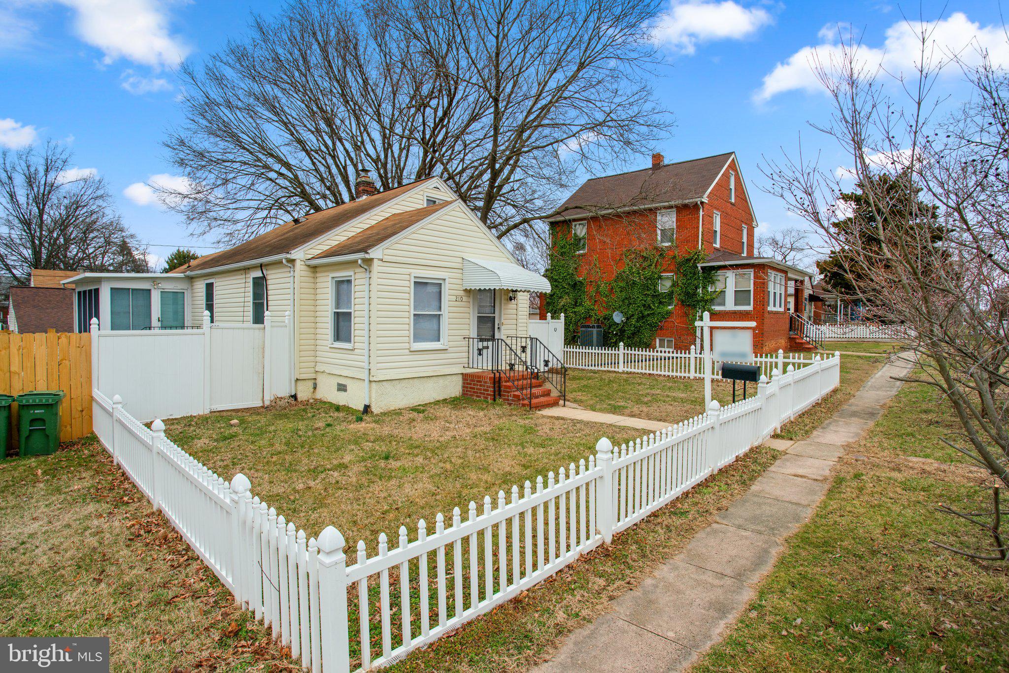 210 W 11TH AVENUE