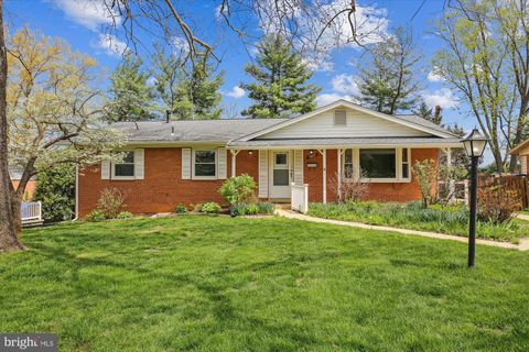 Photo of 11627 Deborah Drive, POTOMAC, MD 20854 (MLS # MDMC2170538)