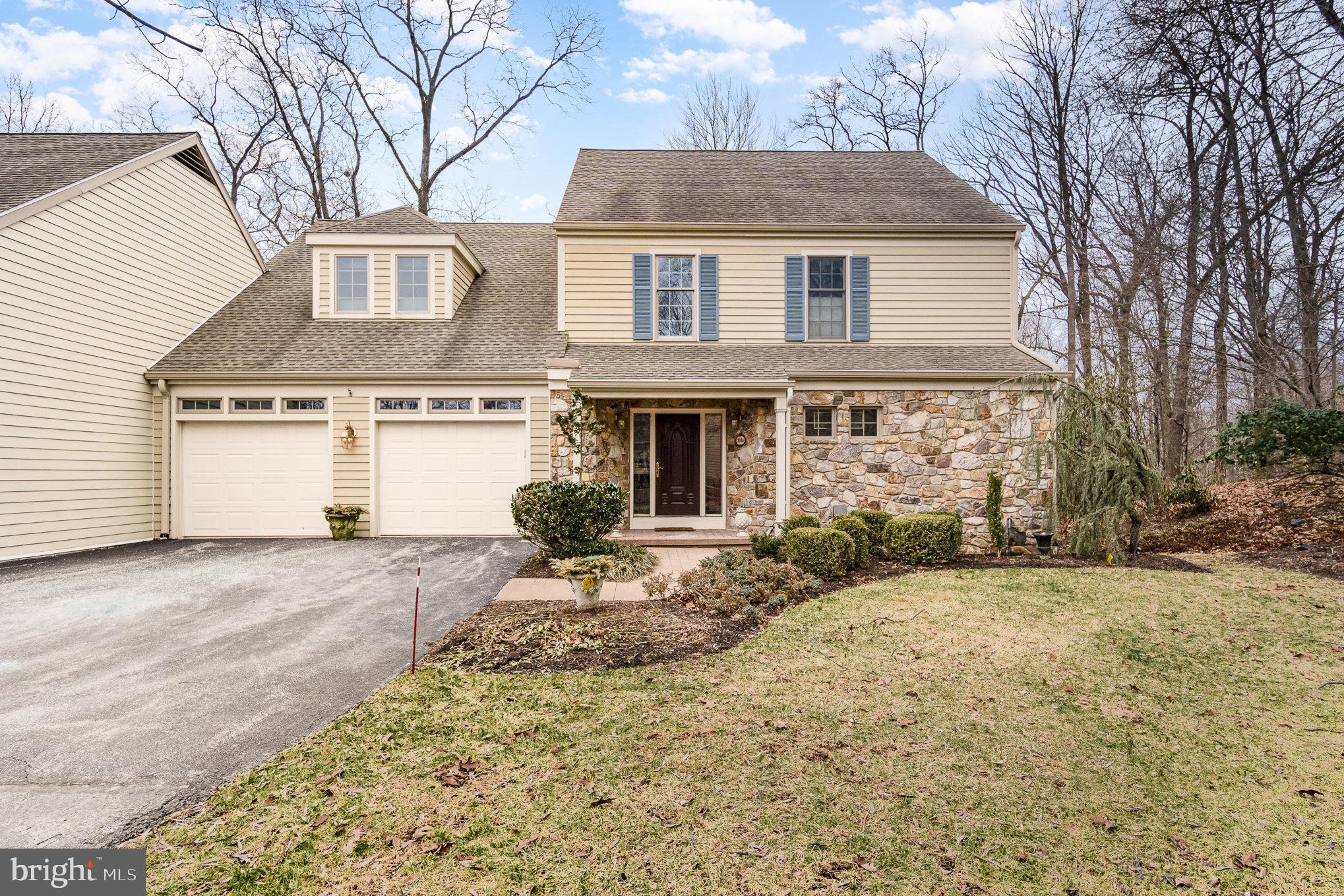 2086 ROSEWOOD LANE