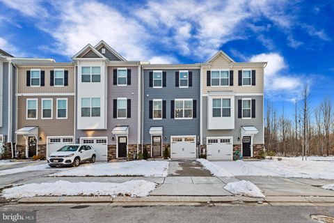 302 TOP COTTAGE COURT ESSEX MD 21221