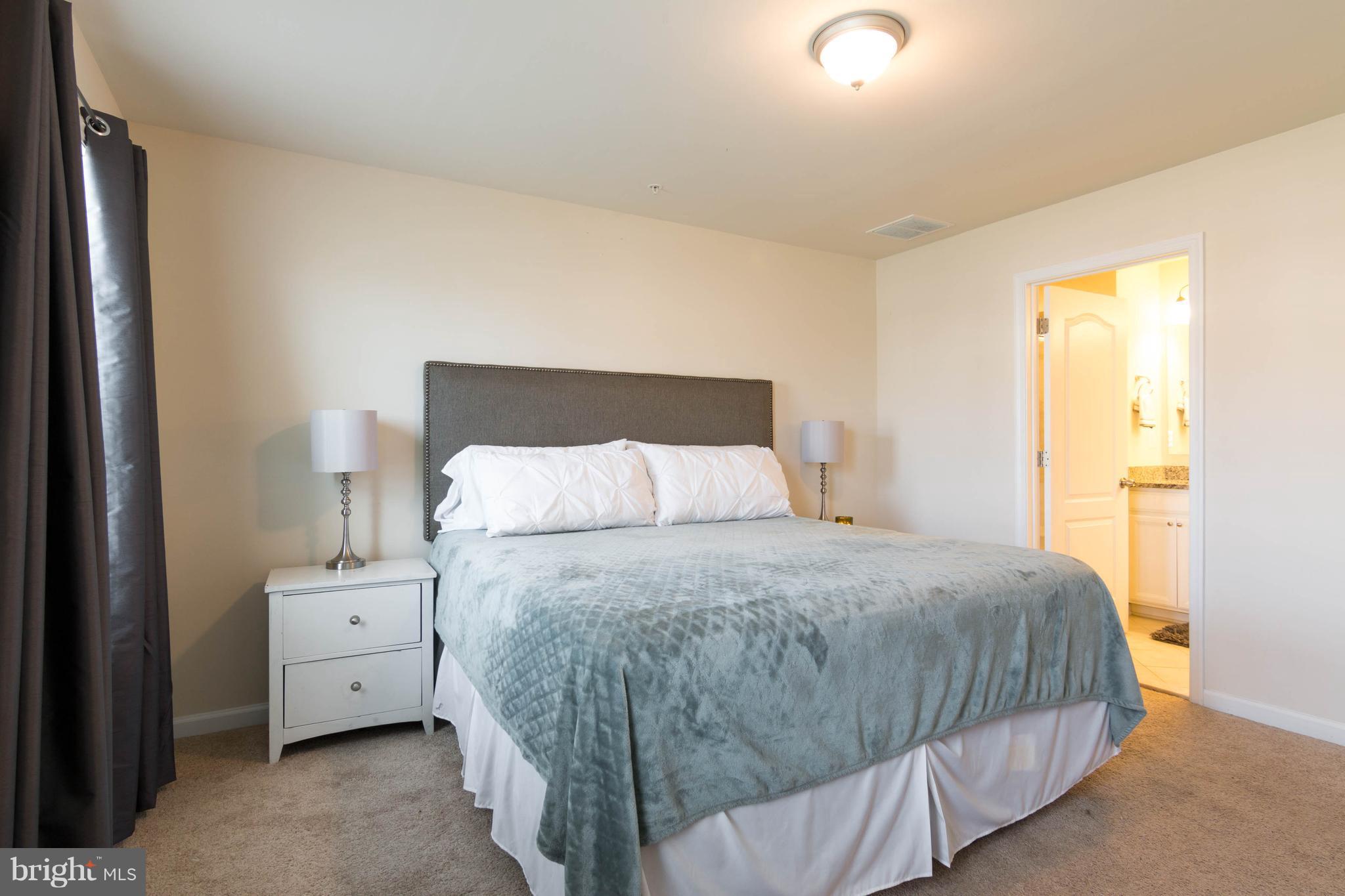 OXFORD SQUARE - Residential Lease