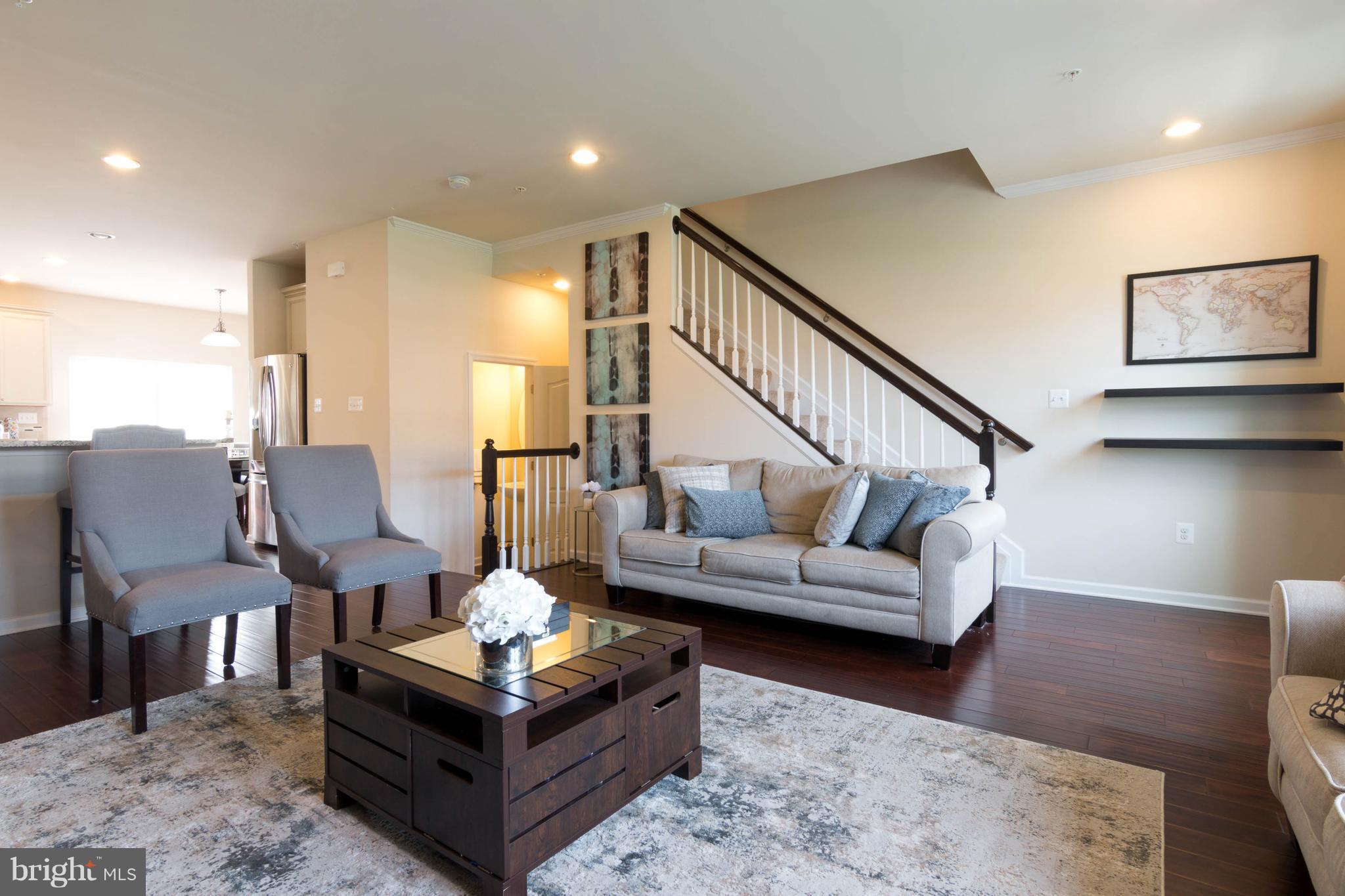 OXFORD SQUARE - Residential Lease