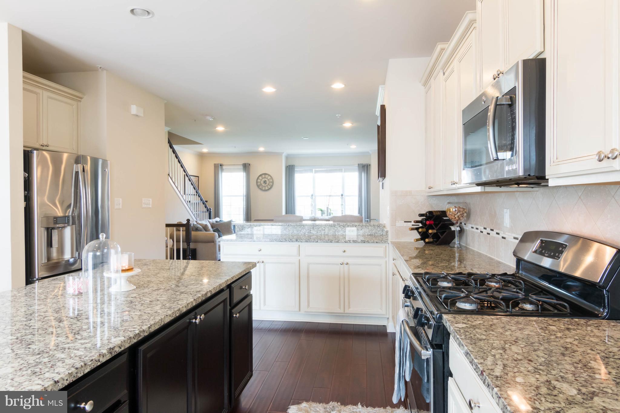 OXFORD SQUARE - Residential Lease