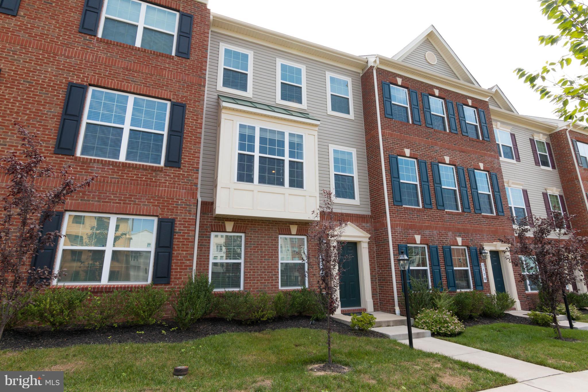 OXFORD SQUARE - Residential Lease