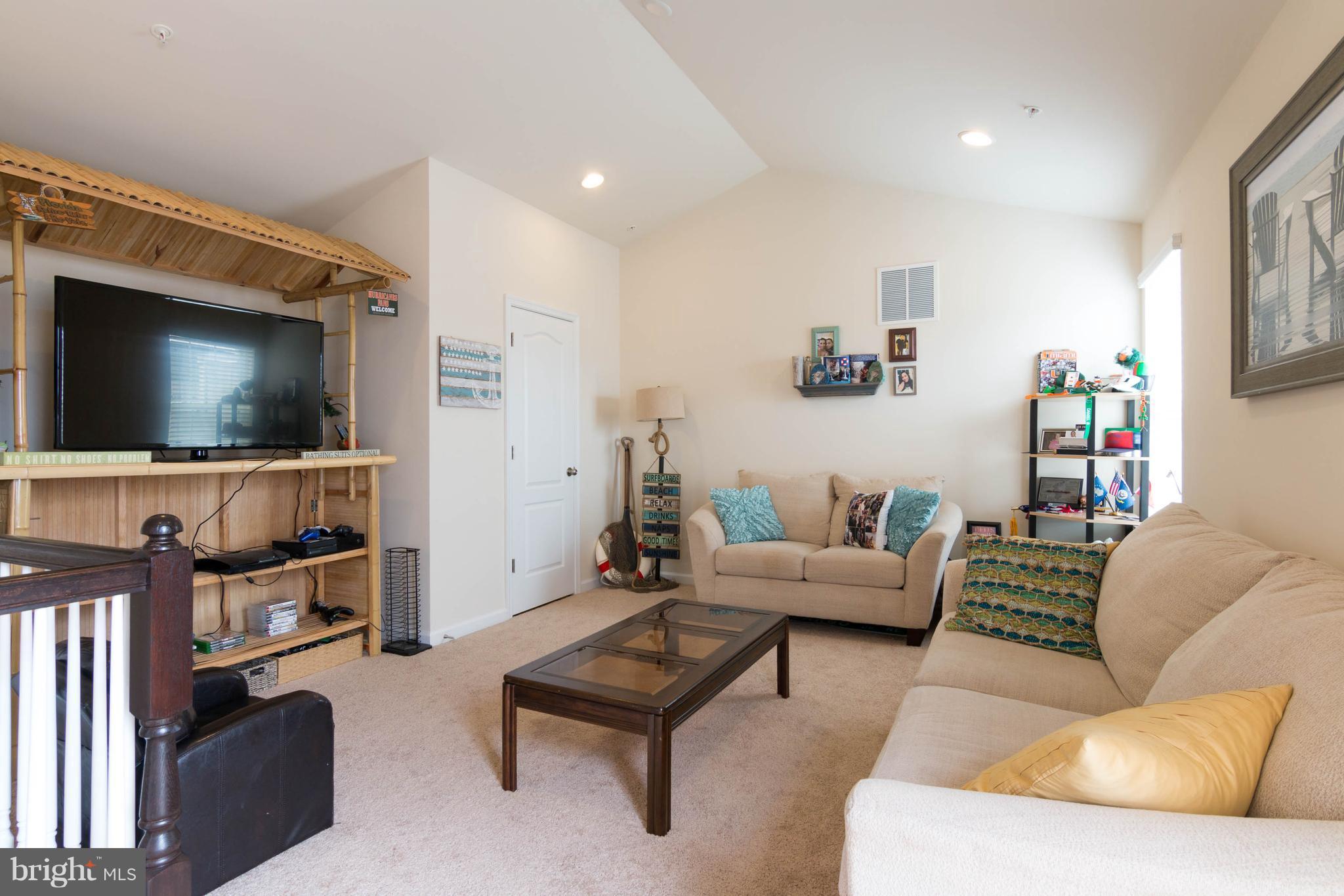 OXFORD SQUARE - Residential Lease