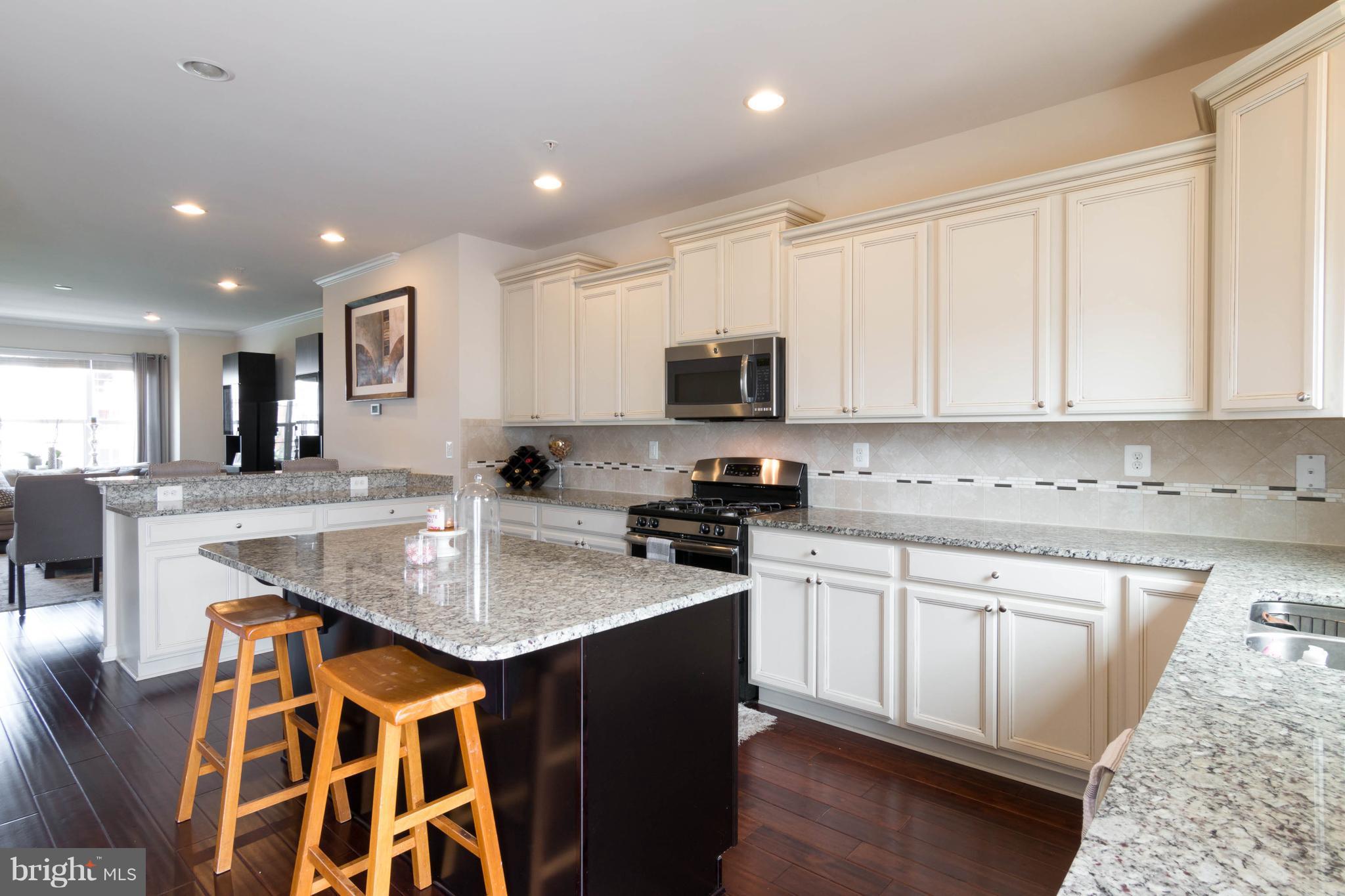 OXFORD SQUARE - Residential Lease