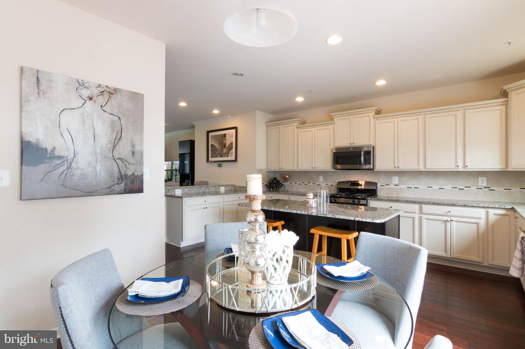 OXFORD SQUARE - Residential Lease