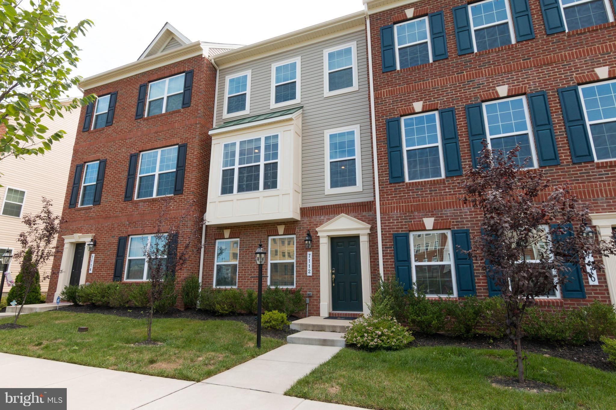 OXFORD SQUARE - Residential Lease