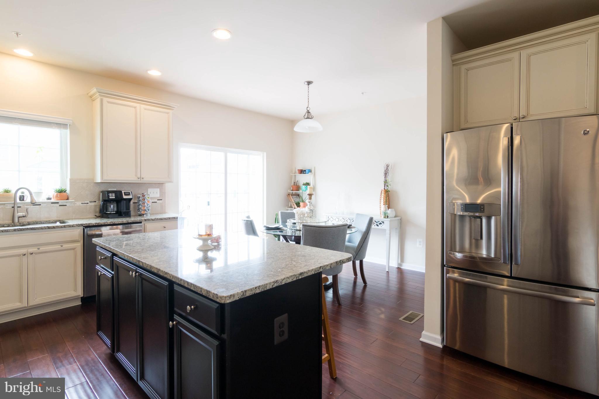 OXFORD SQUARE - Residential Lease