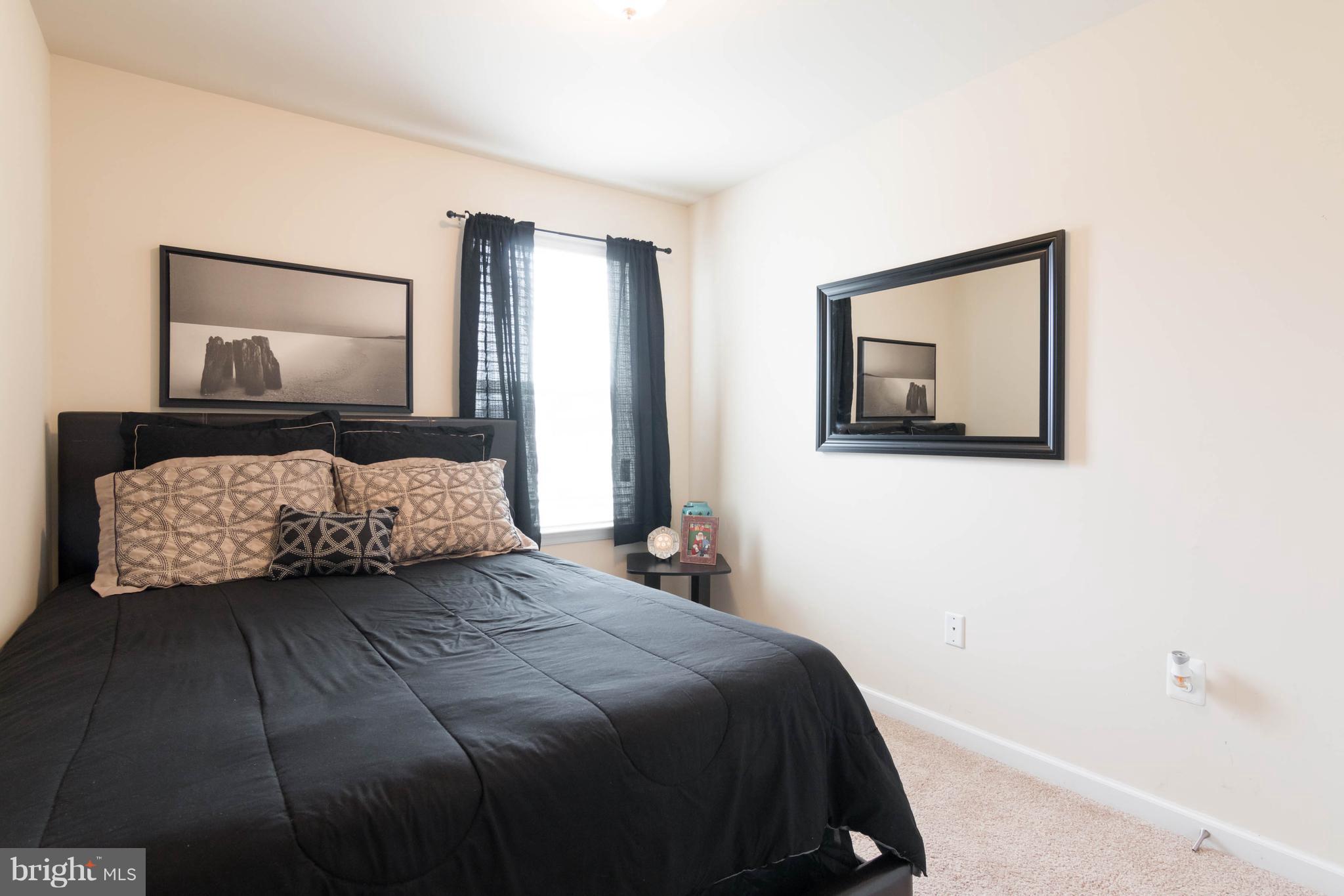 OXFORD SQUARE - Residential Lease