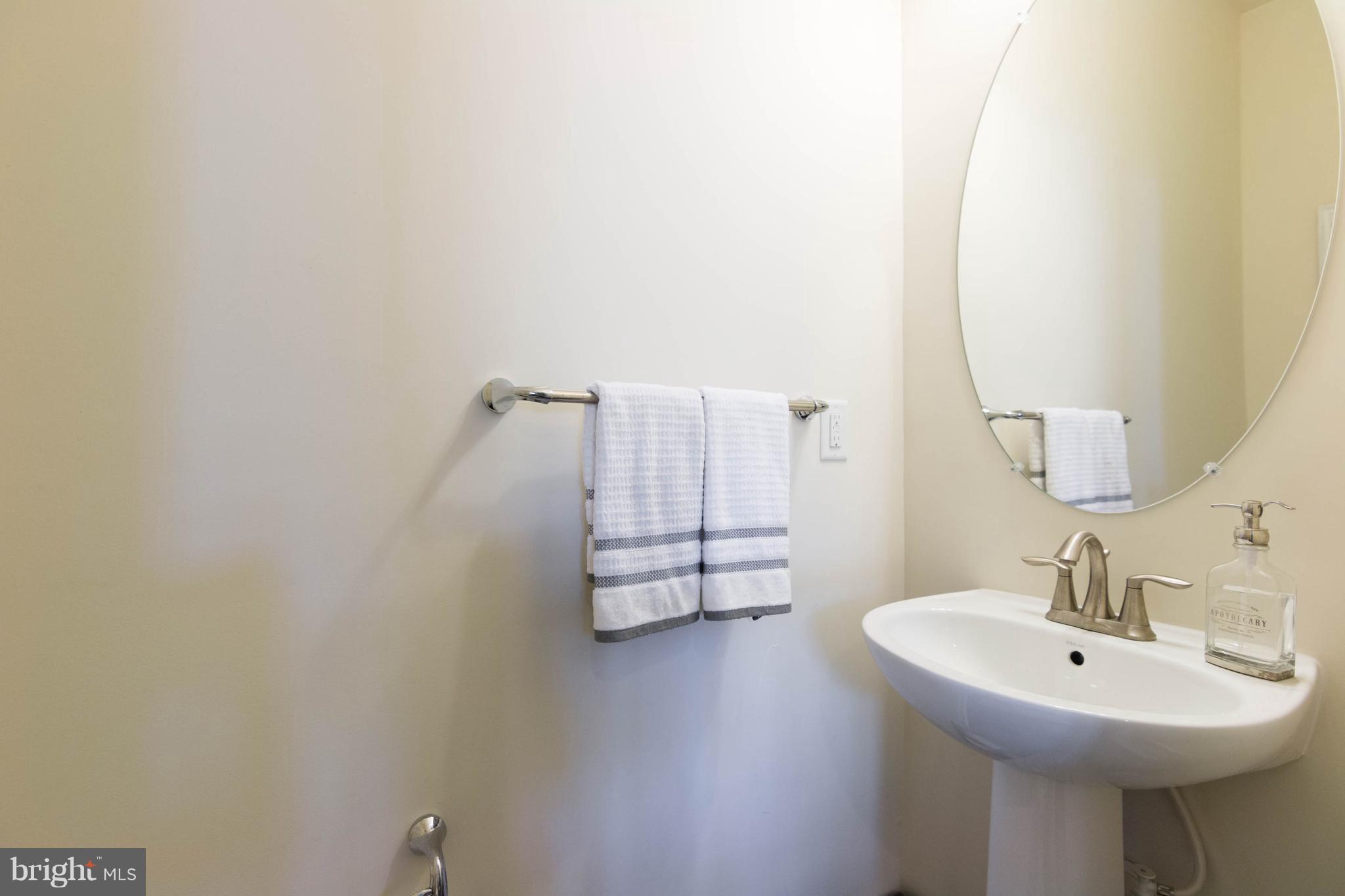 OXFORD SQUARE - Residential Lease