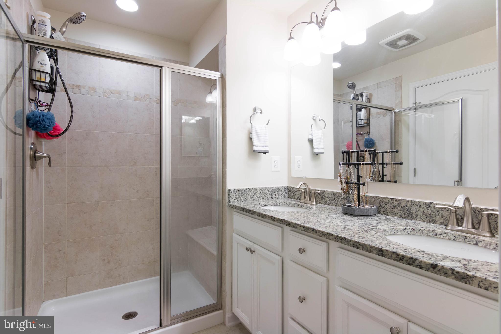 OXFORD SQUARE - Residential Lease