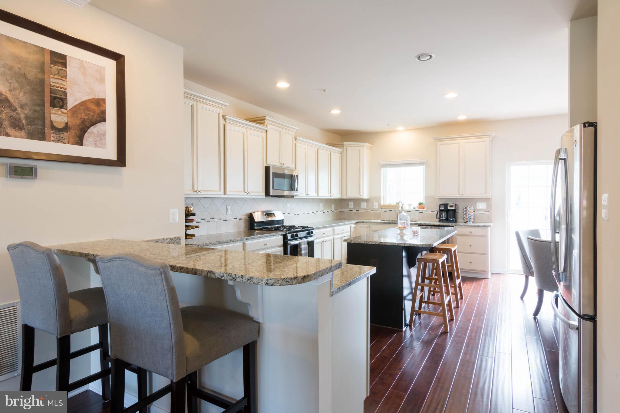 OXFORD SQUARE - Residential Lease