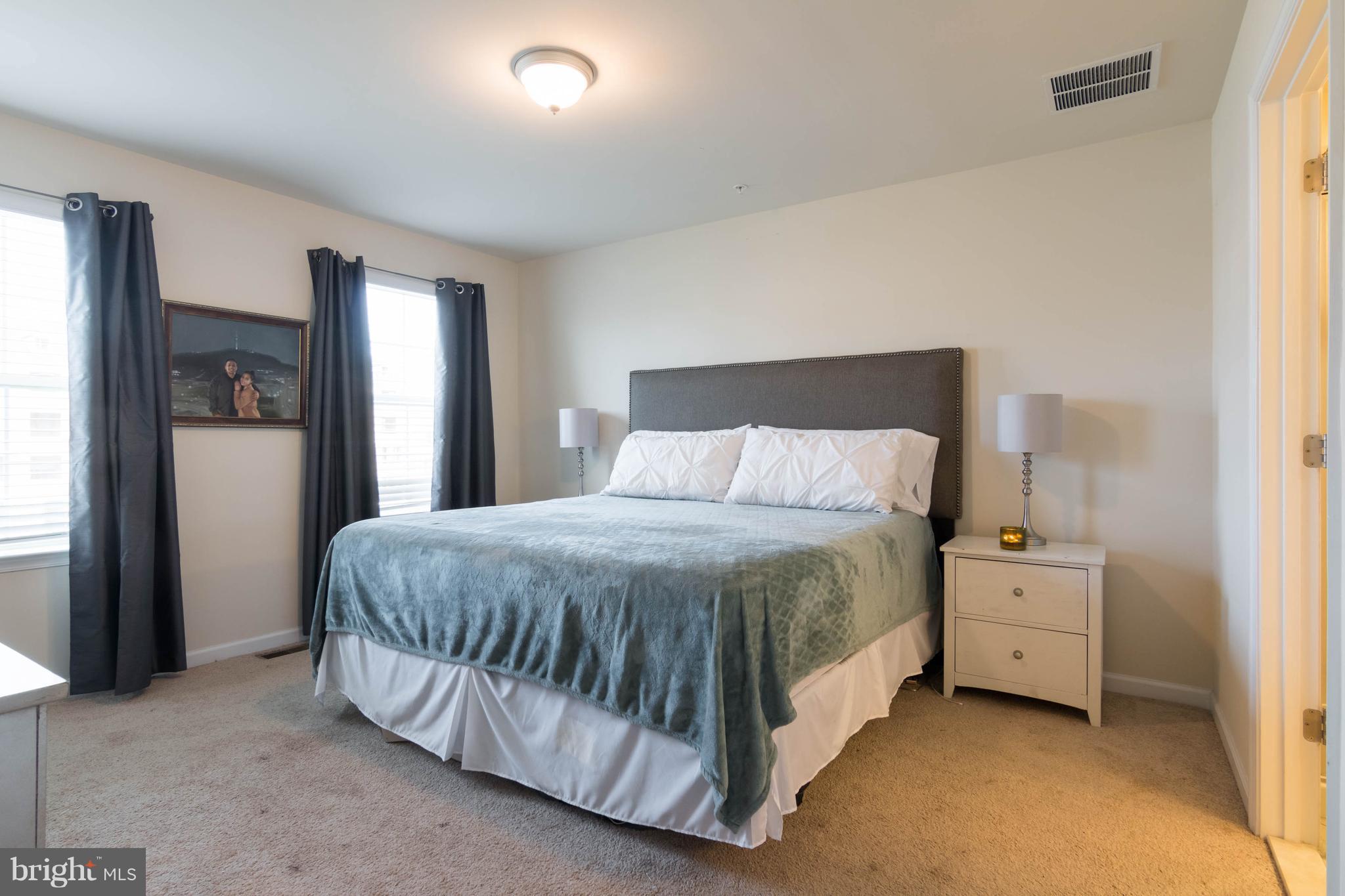 OXFORD SQUARE - Residential Lease