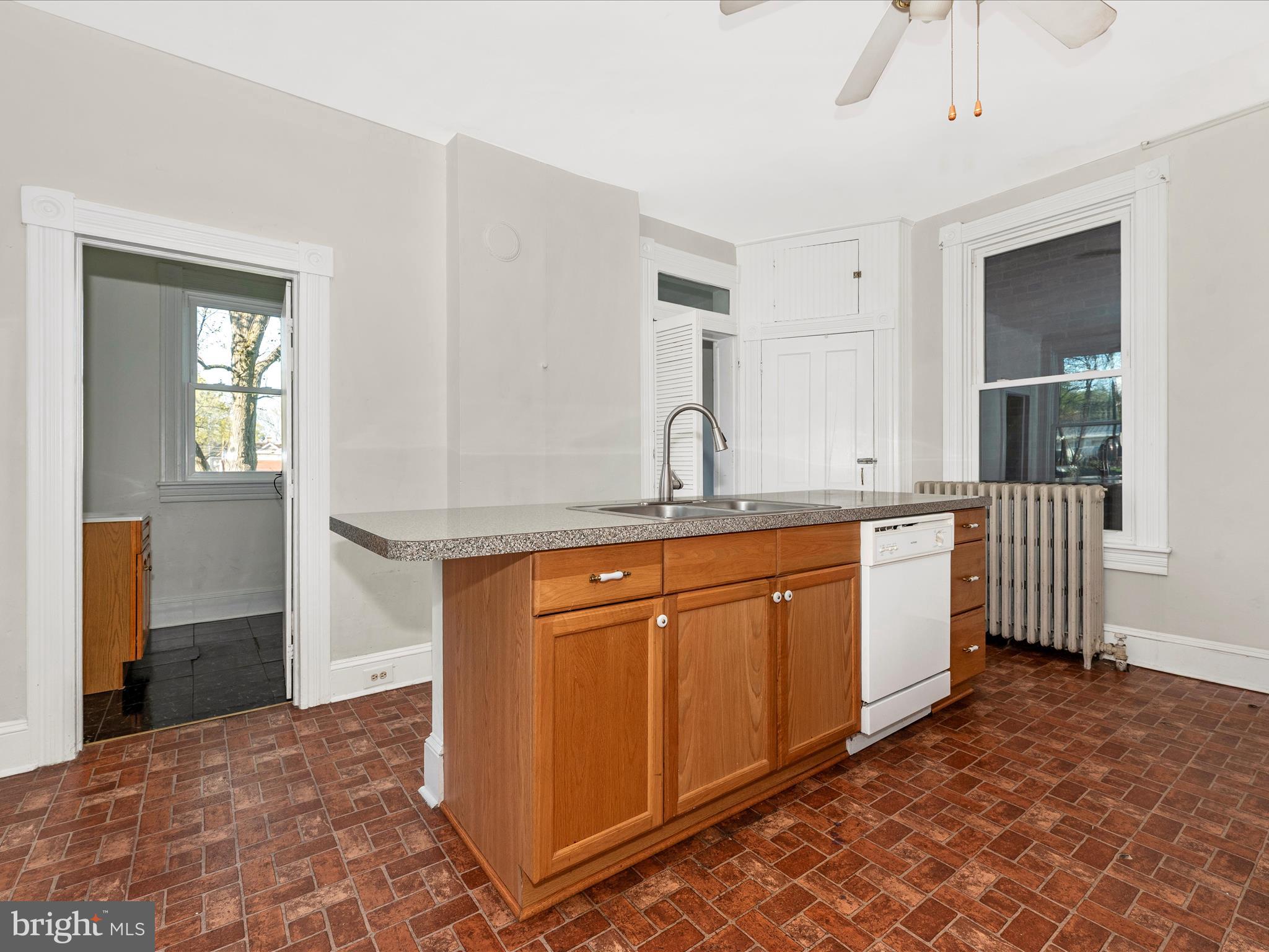 DOWNTOWN WESTMINSTER - Residential