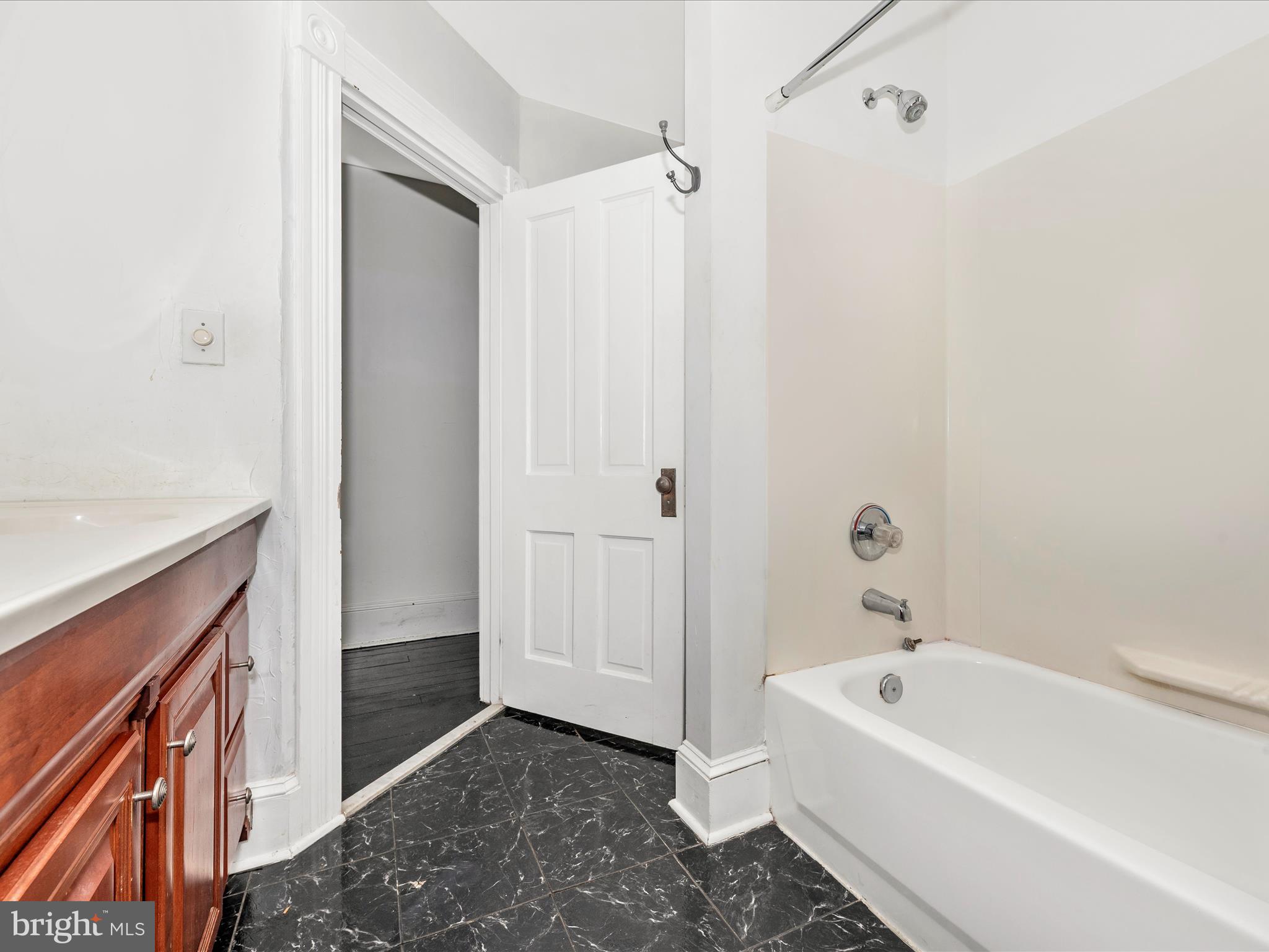 DOWNTOWN WESTMINSTER - Residential