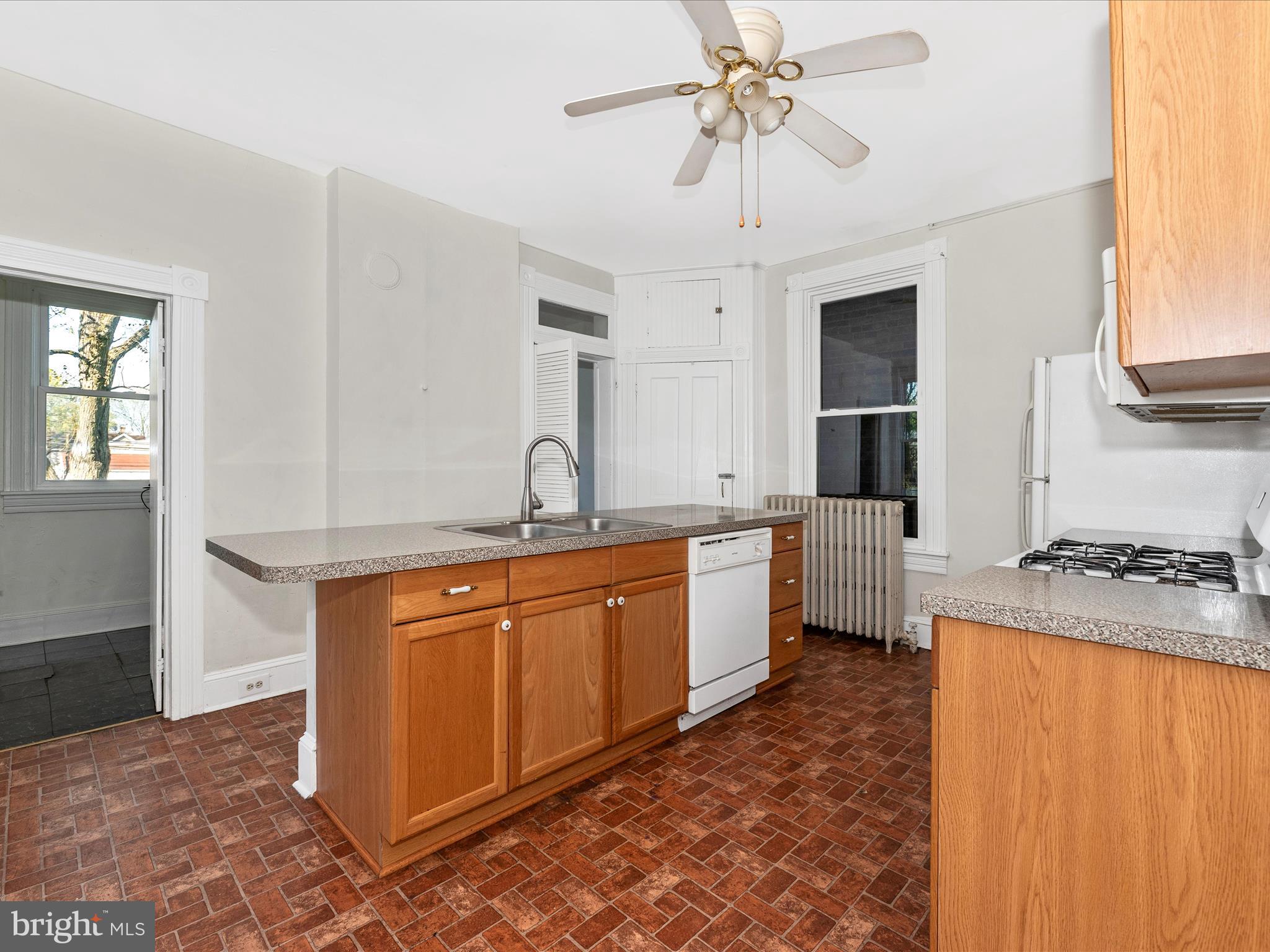 DOWNTOWN WESTMINSTER - Residential