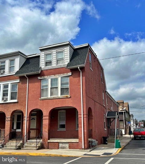 Townhouse For Rent - 1101 W Poplar Street #1ST FLOOR<br/> New York, PA 17404