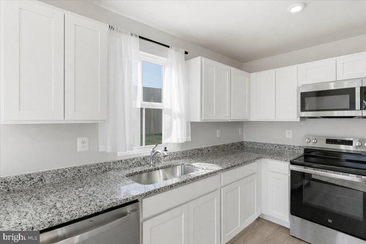 LAUREL PARK - Residential