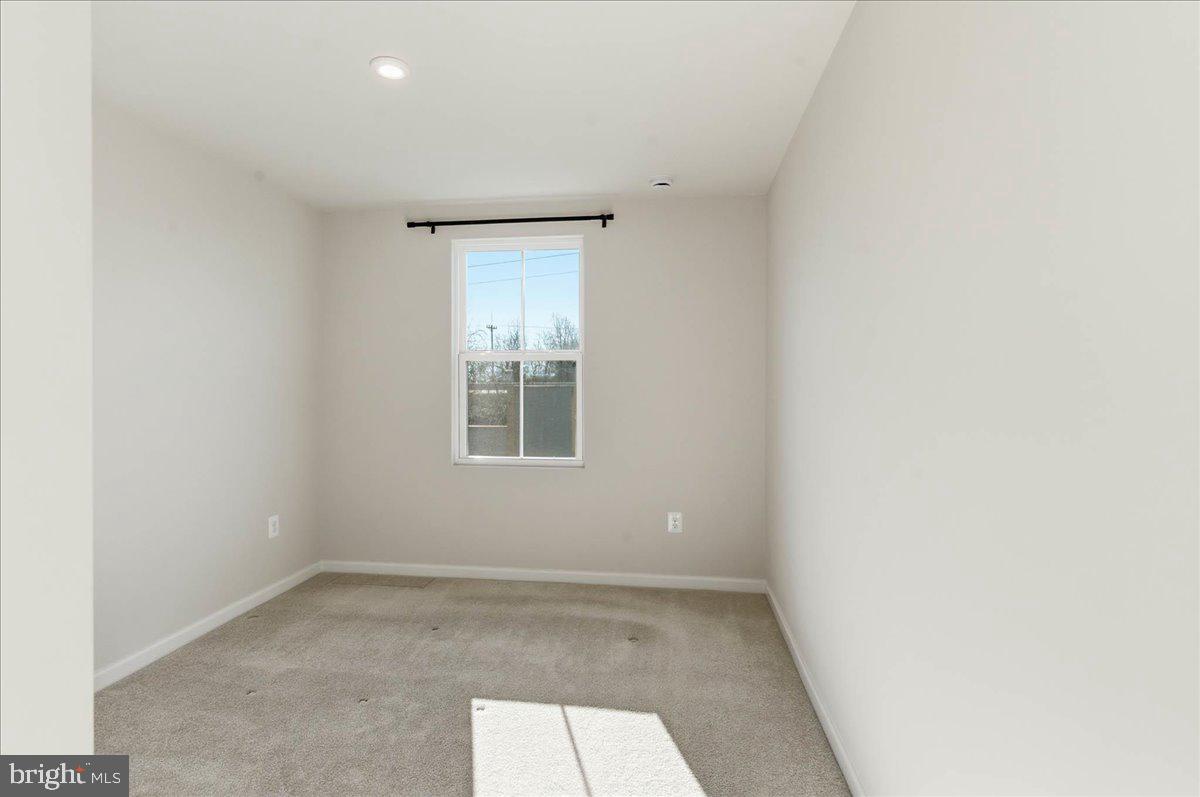 LAUREL PARK - Residential