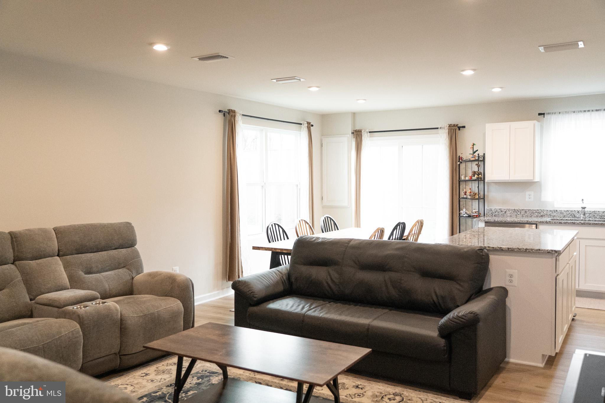 LAUREL PARK - Residential