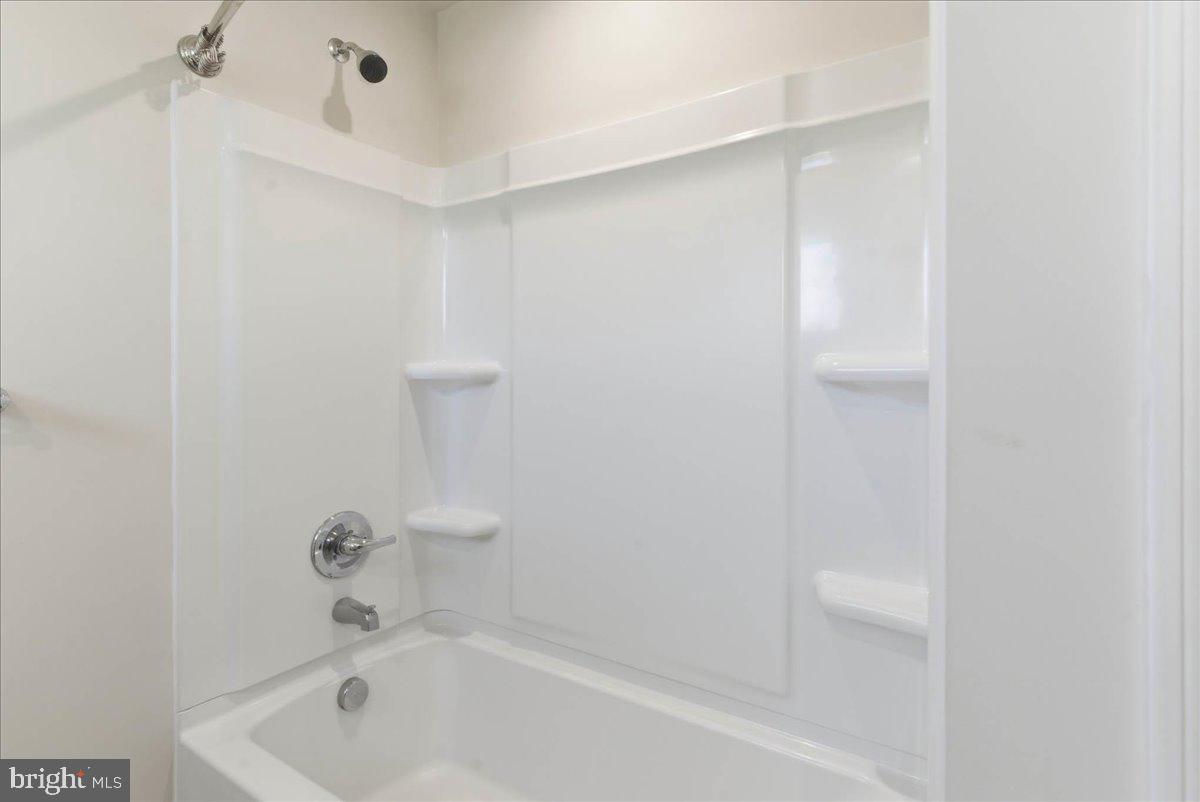 LAUREL PARK - Residential