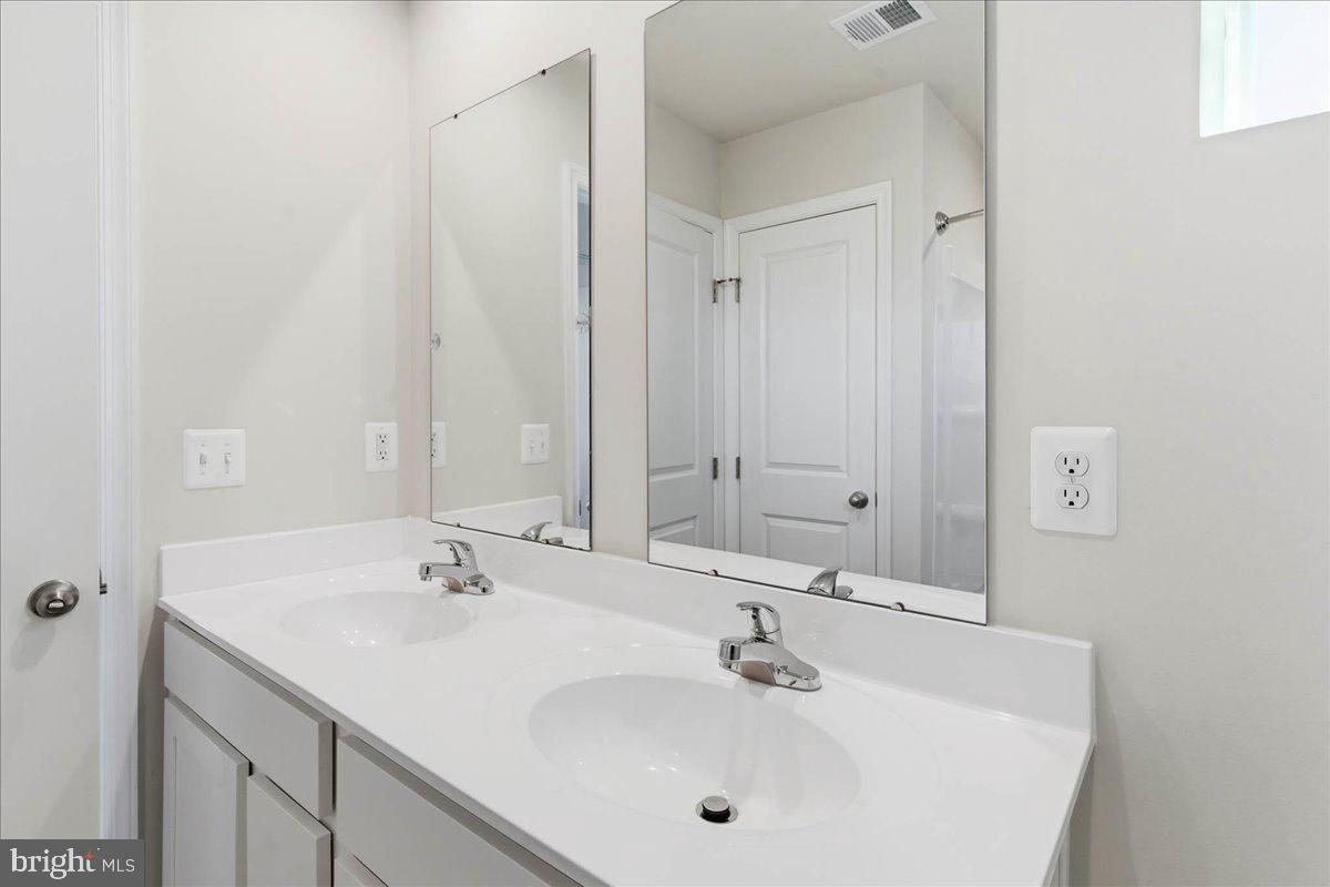 LAUREL PARK - Residential