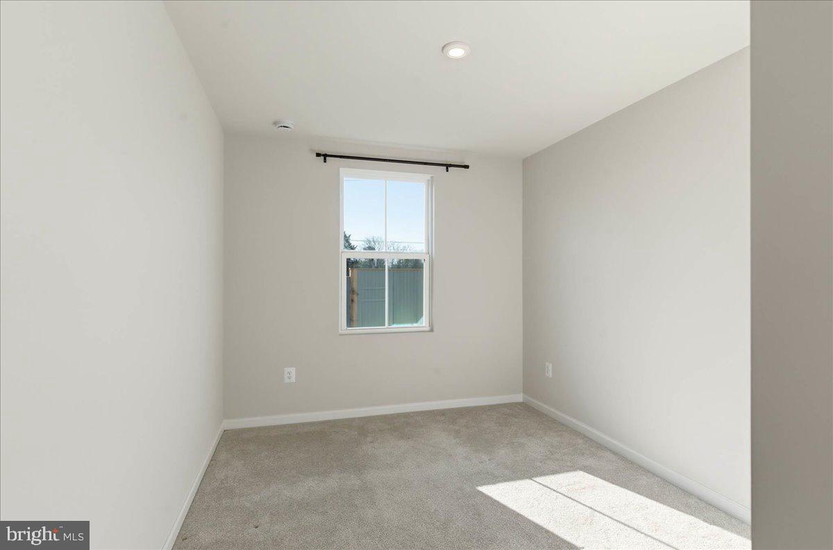 LAUREL PARK - Residential