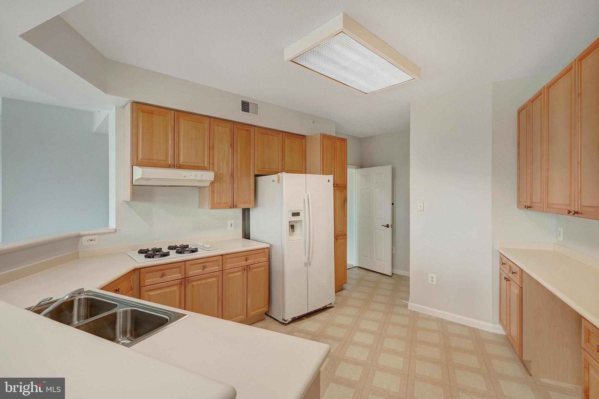 MAGNOLIAS AT LANSDOWNE WOODS - Residential