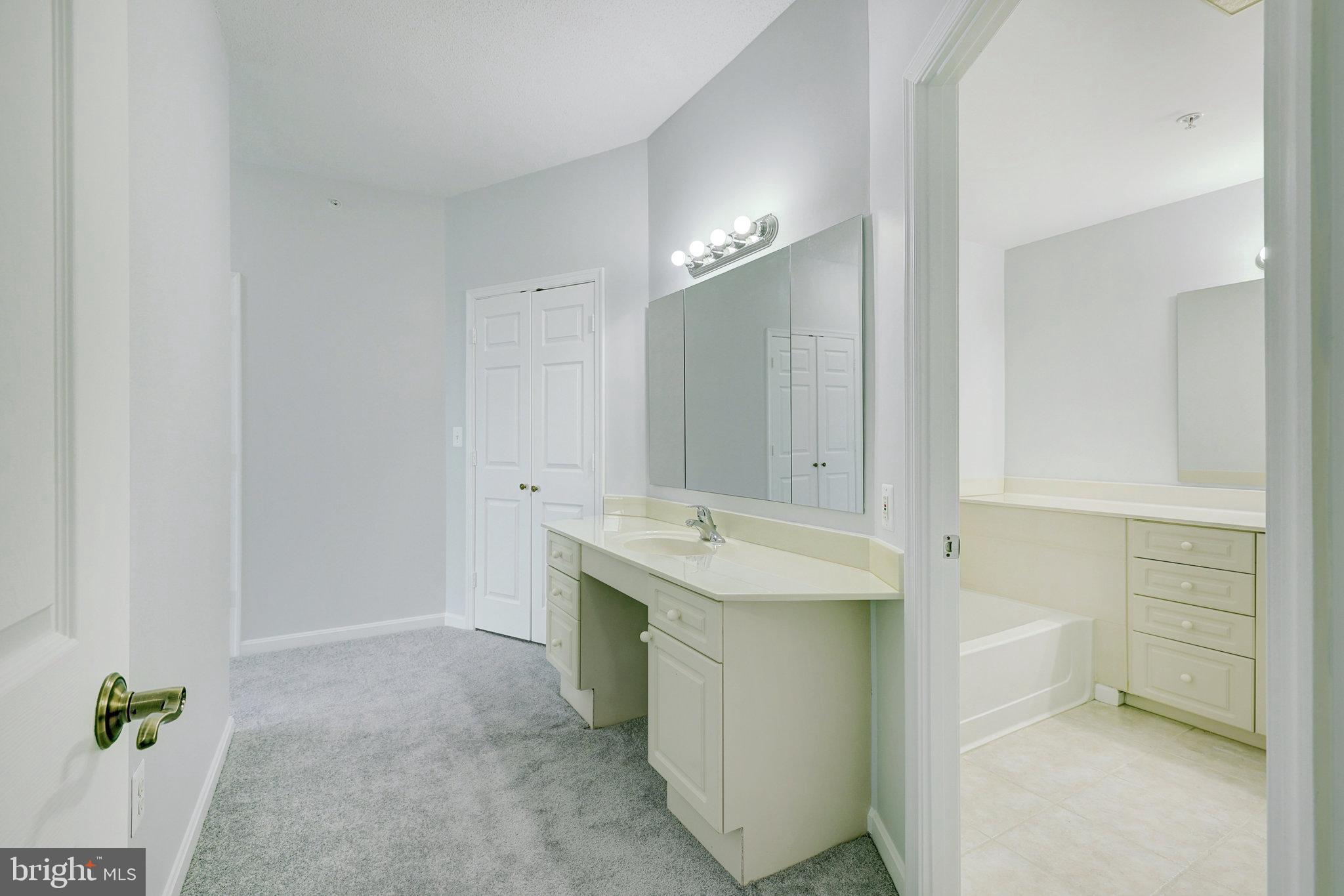 MAGNOLIAS AT LANSDOWNE WOODS - Residential