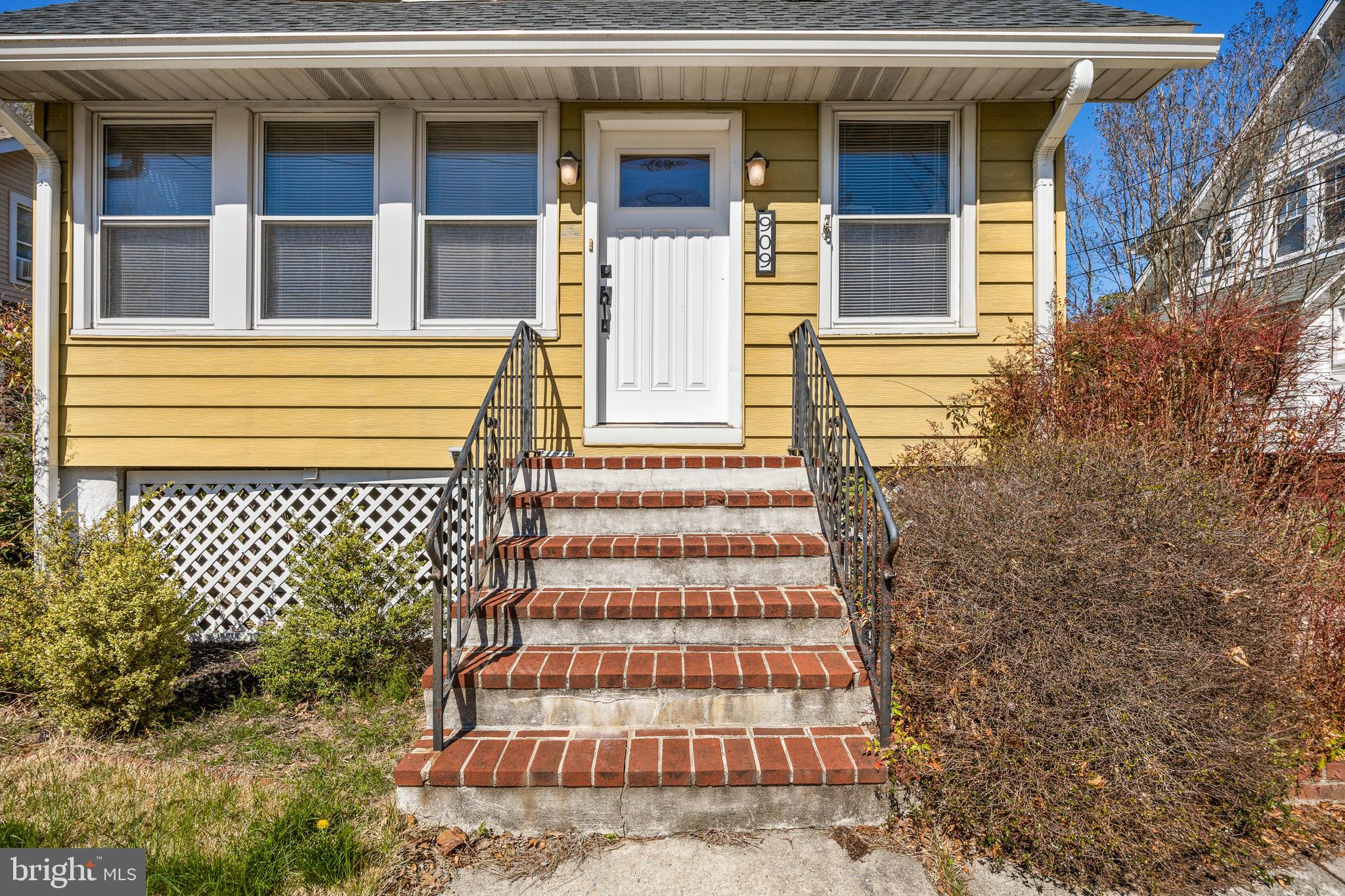 909 BELMONT AVENUE