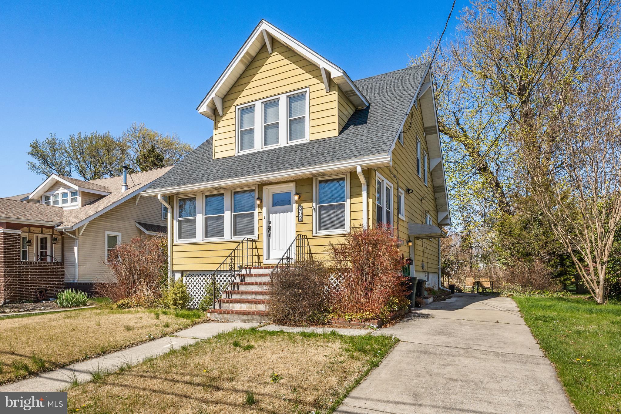909 BELMONT AVENUE