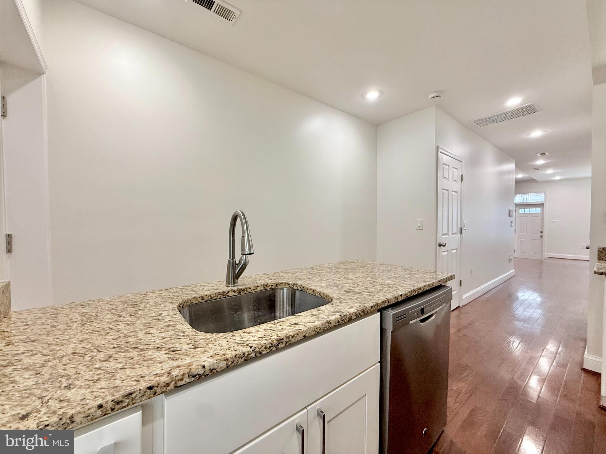 WASHINGTON VILLAGE - Residential Lease