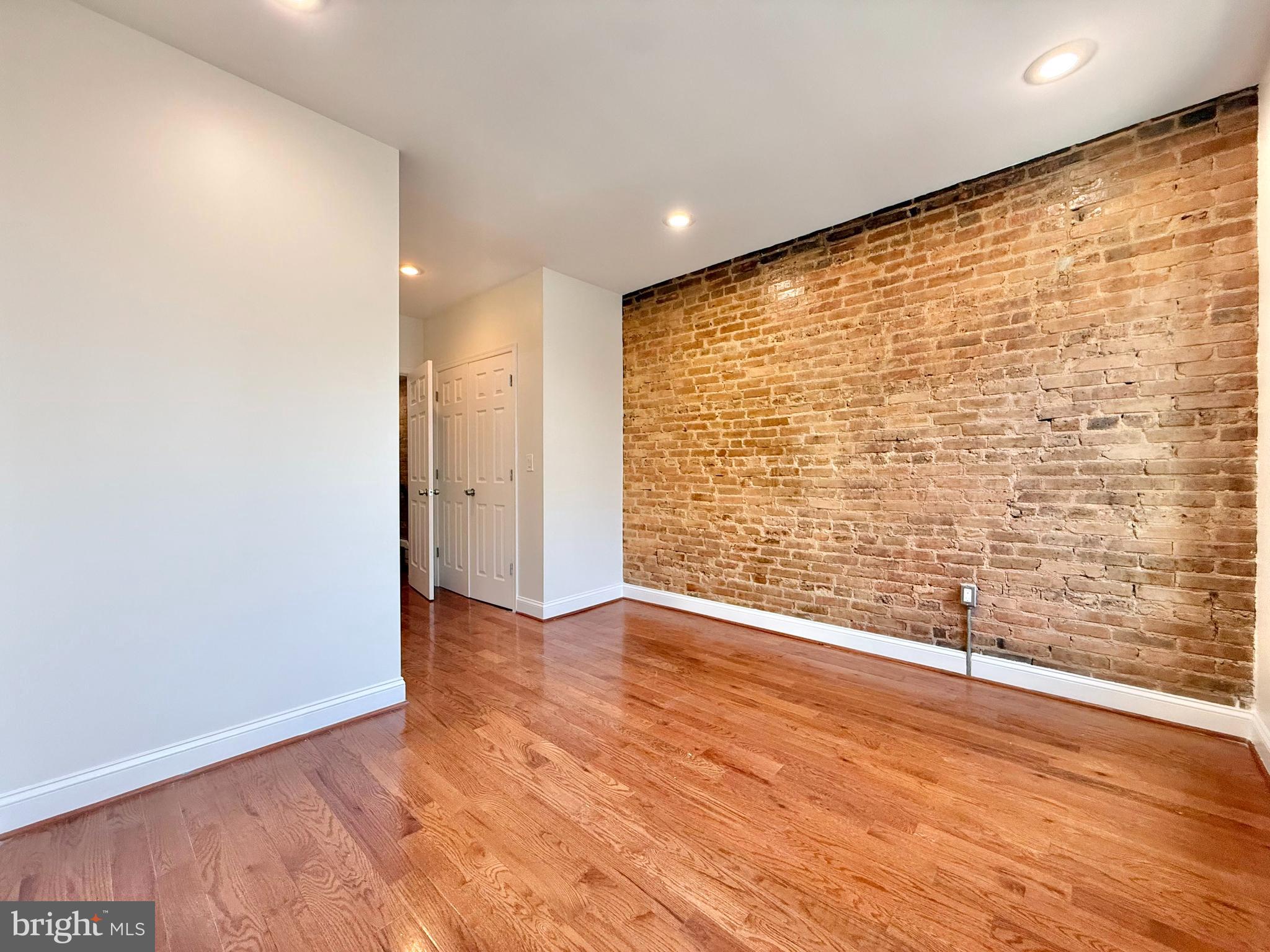 WASHINGTON VILLAGE - Residential Lease