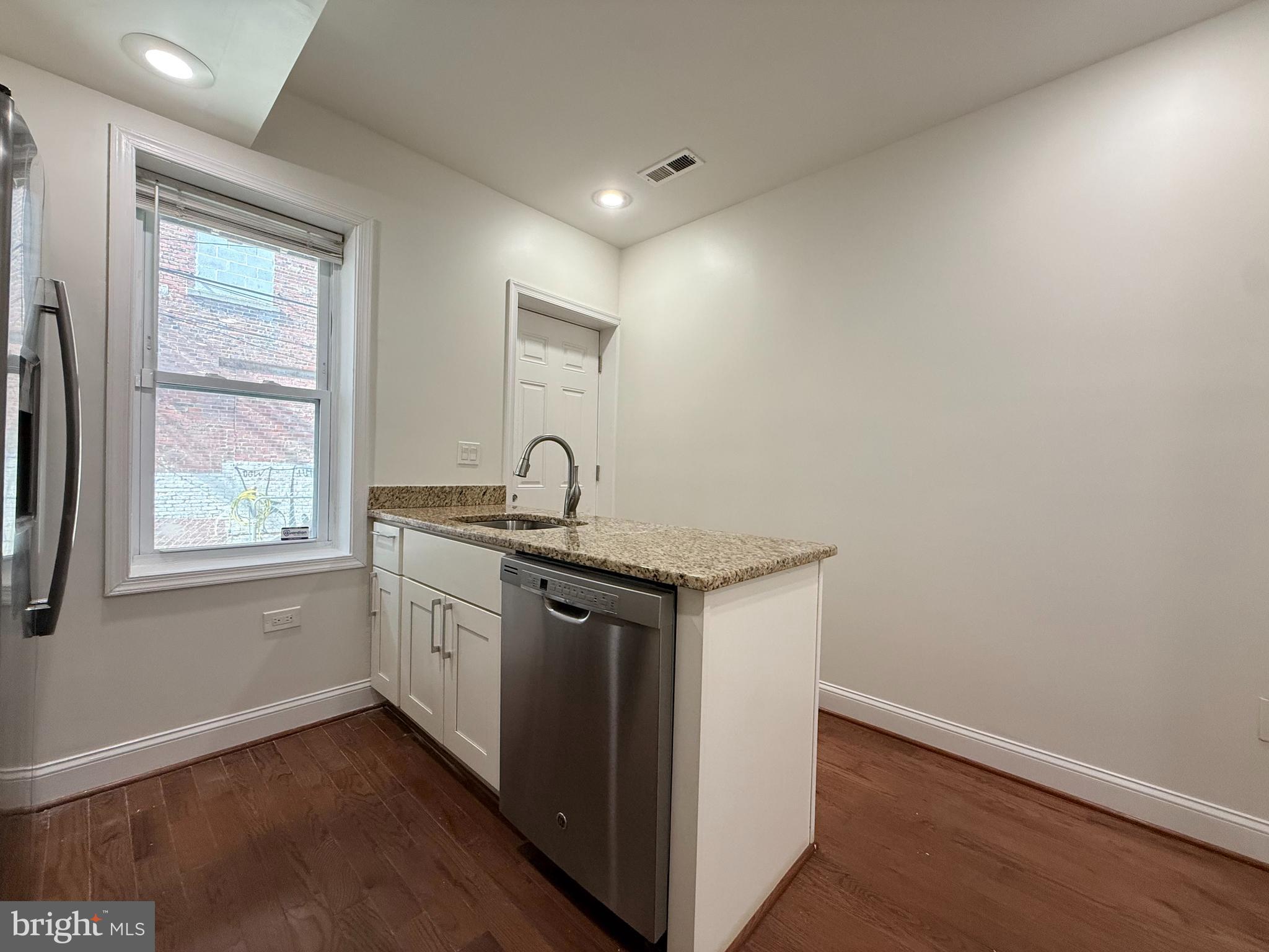 WASHINGTON VILLAGE - Residential Lease