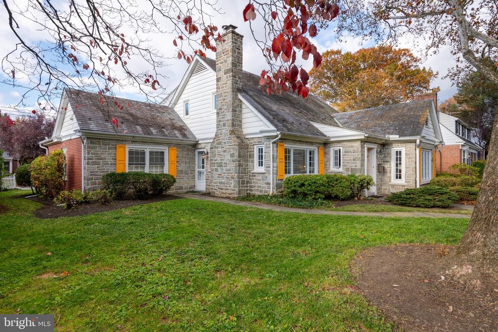 Photo of 1013 Louise Avenue, Lancaster, PA 17601 (MLS # PALA2043152)