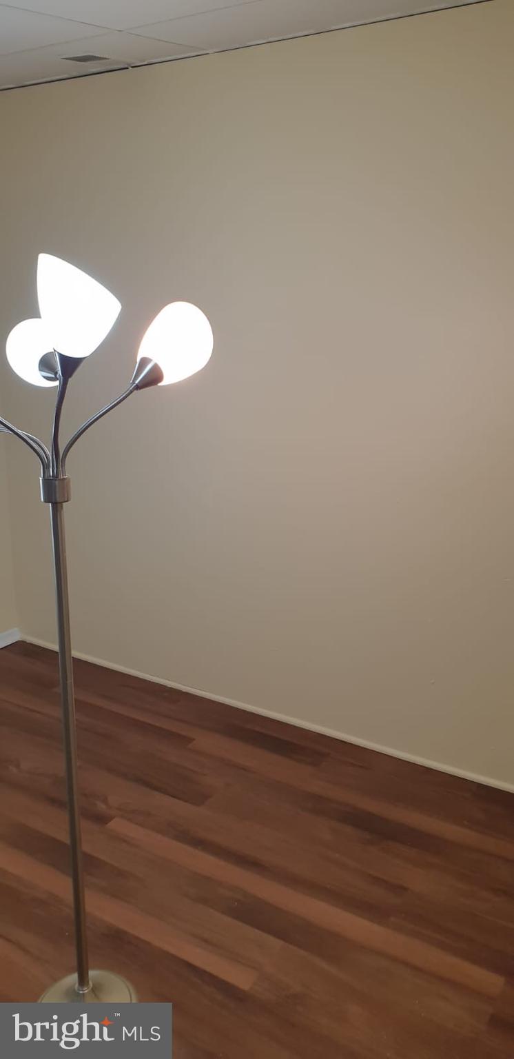 RIGGS HILL - Residential Lease