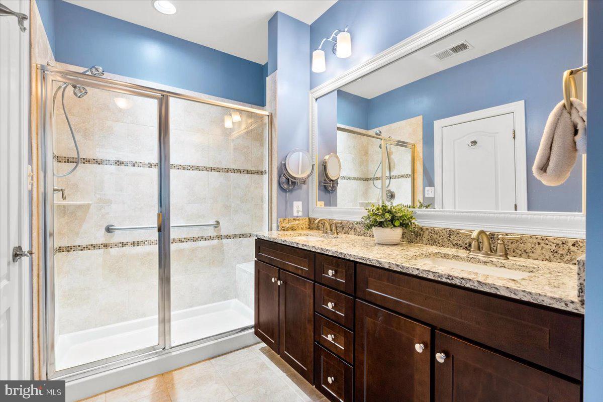 MAXWELL SQUARE - Residential