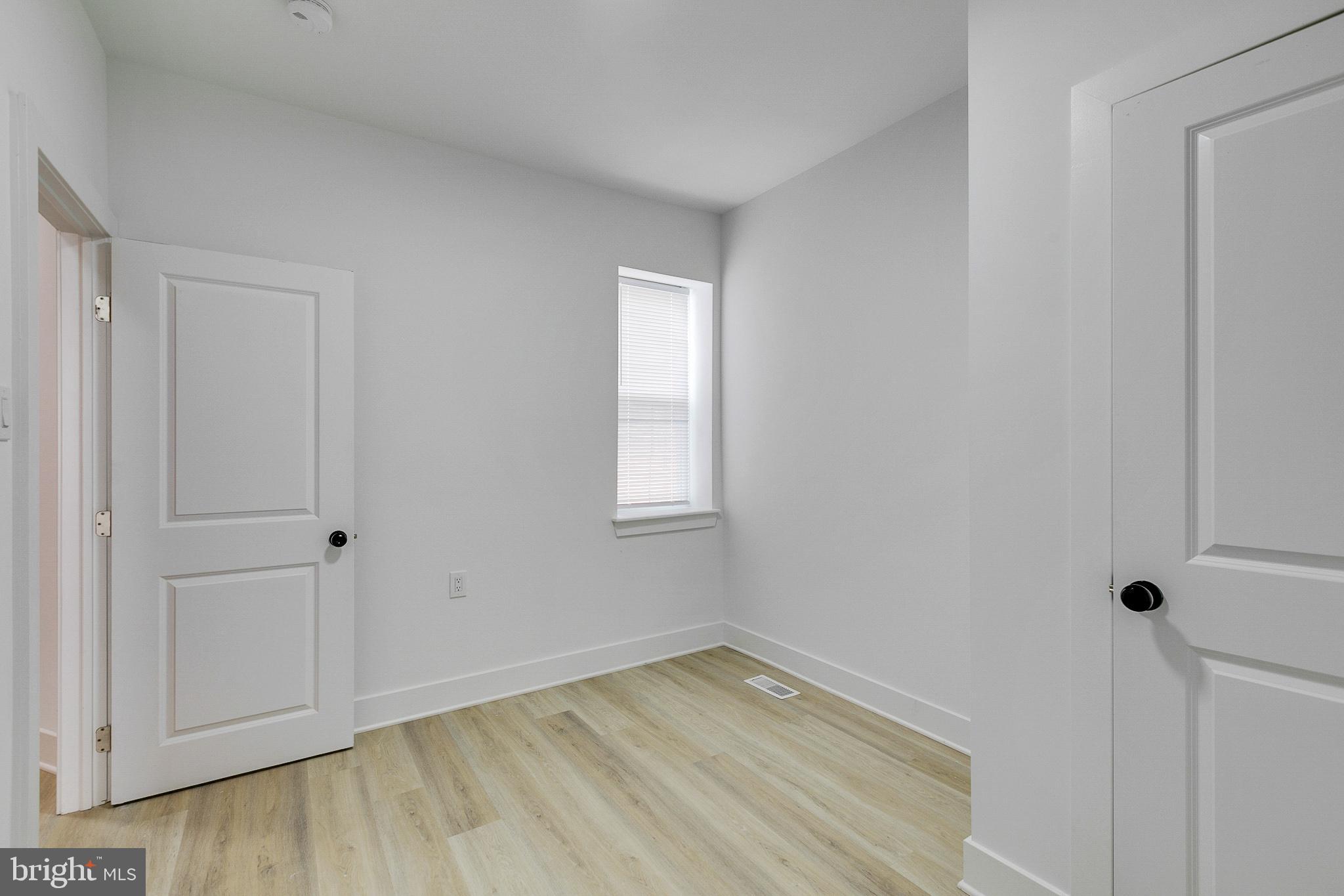 PARKSIDE - Commercial Sale