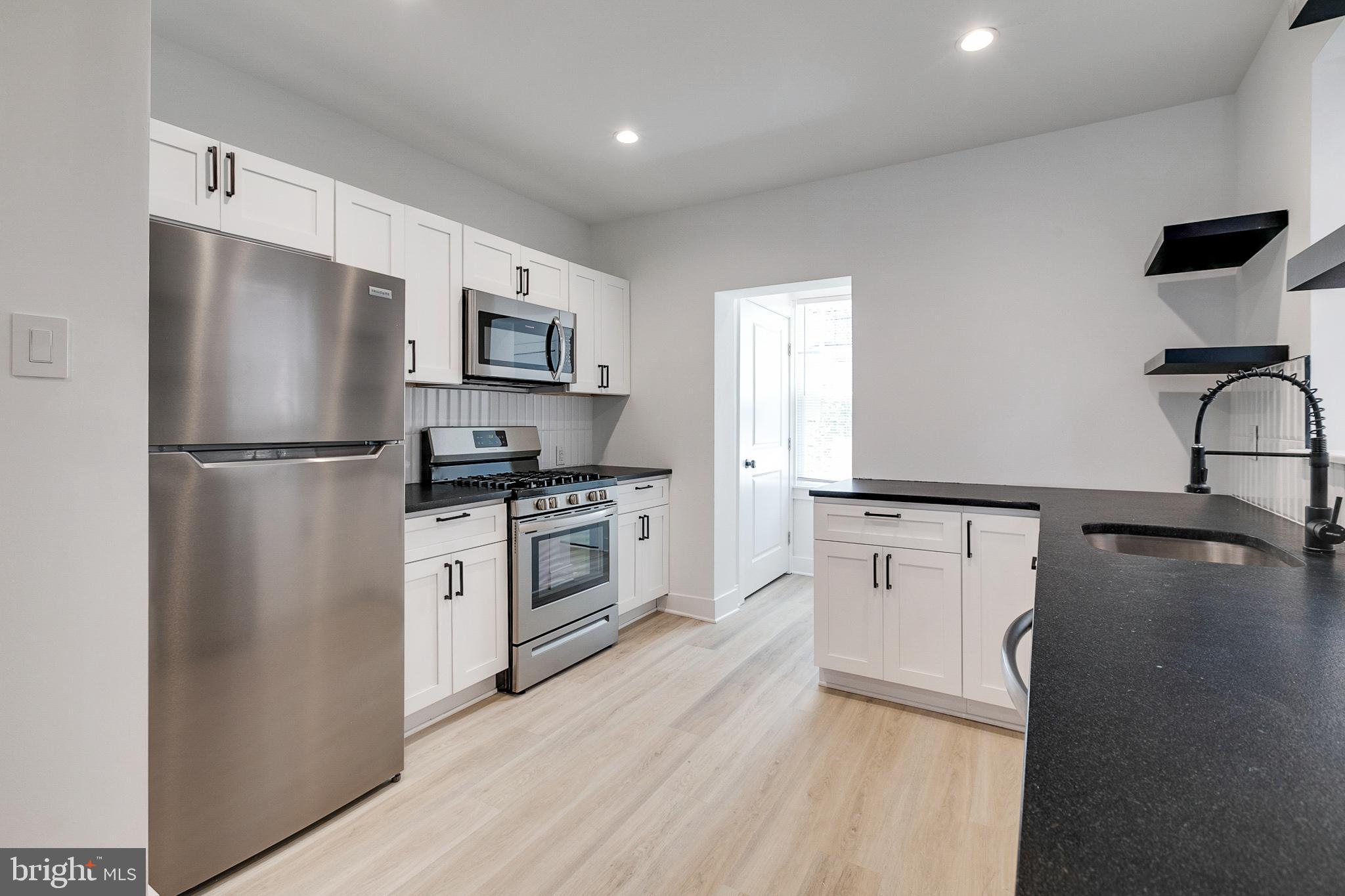 PARKSIDE - Commercial Sale