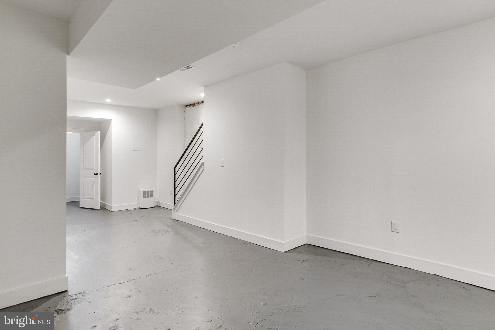 PARKSIDE - Commercial Sale