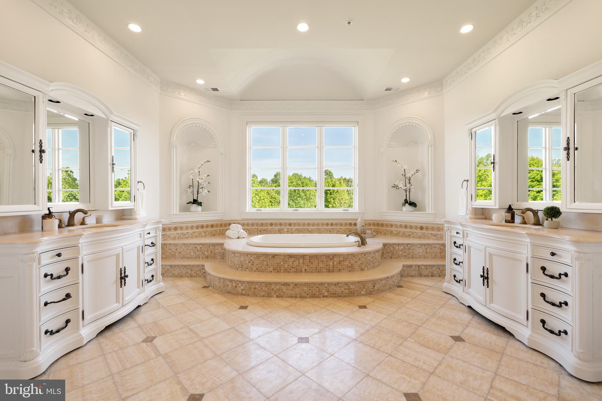 FALCONHURST - Residential