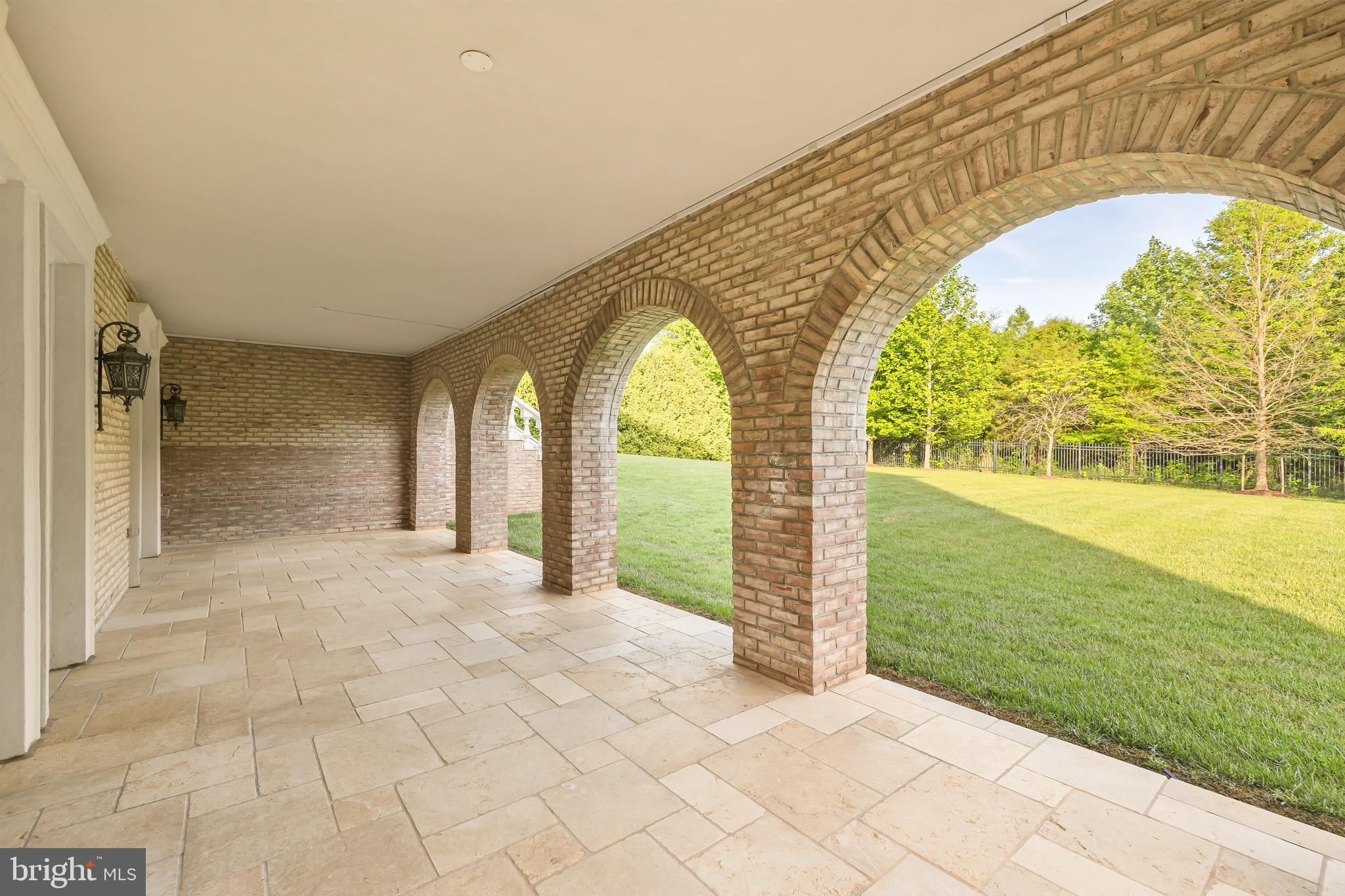 FALCONHURST - Residential