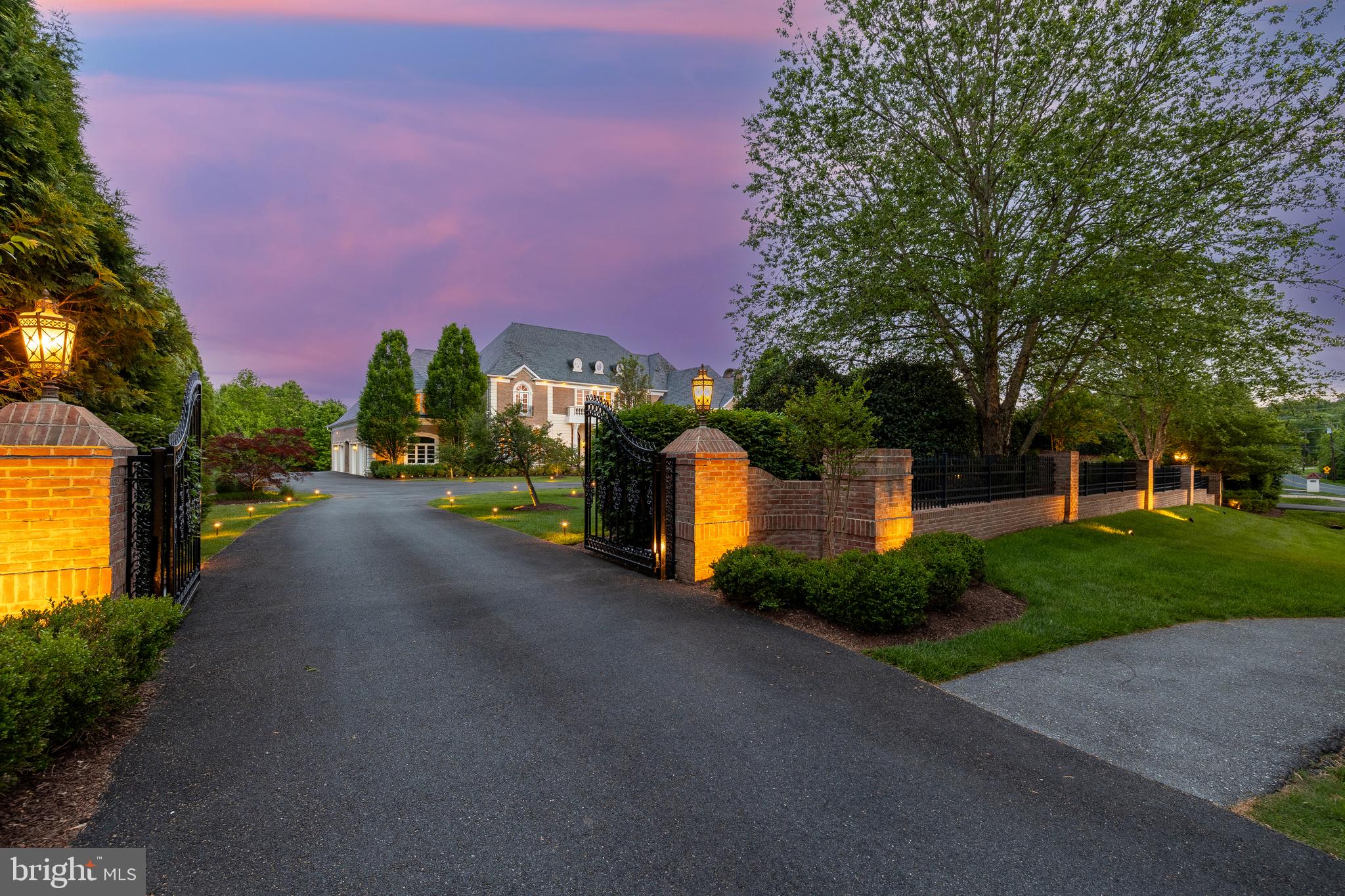 FALCONHURST - Residential