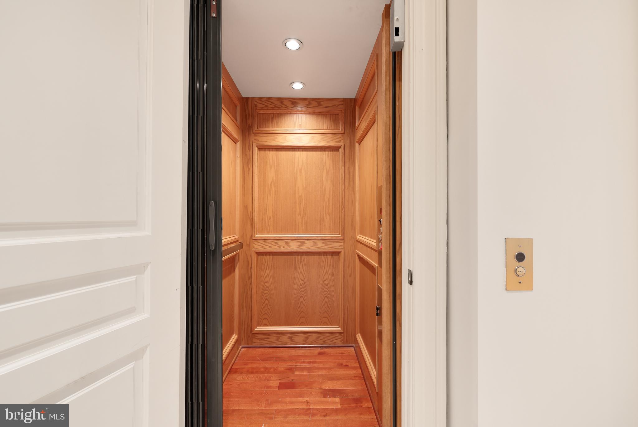 FALCONHURST - Residential