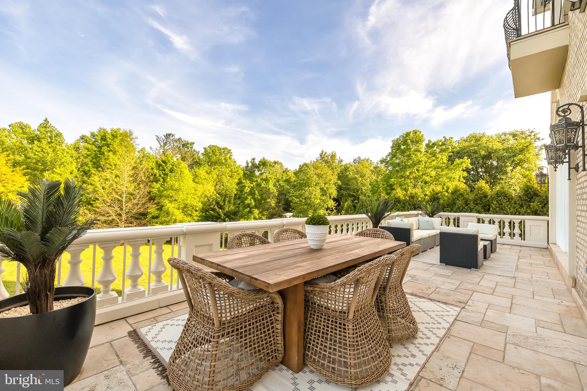 FALCONHURST - Residential