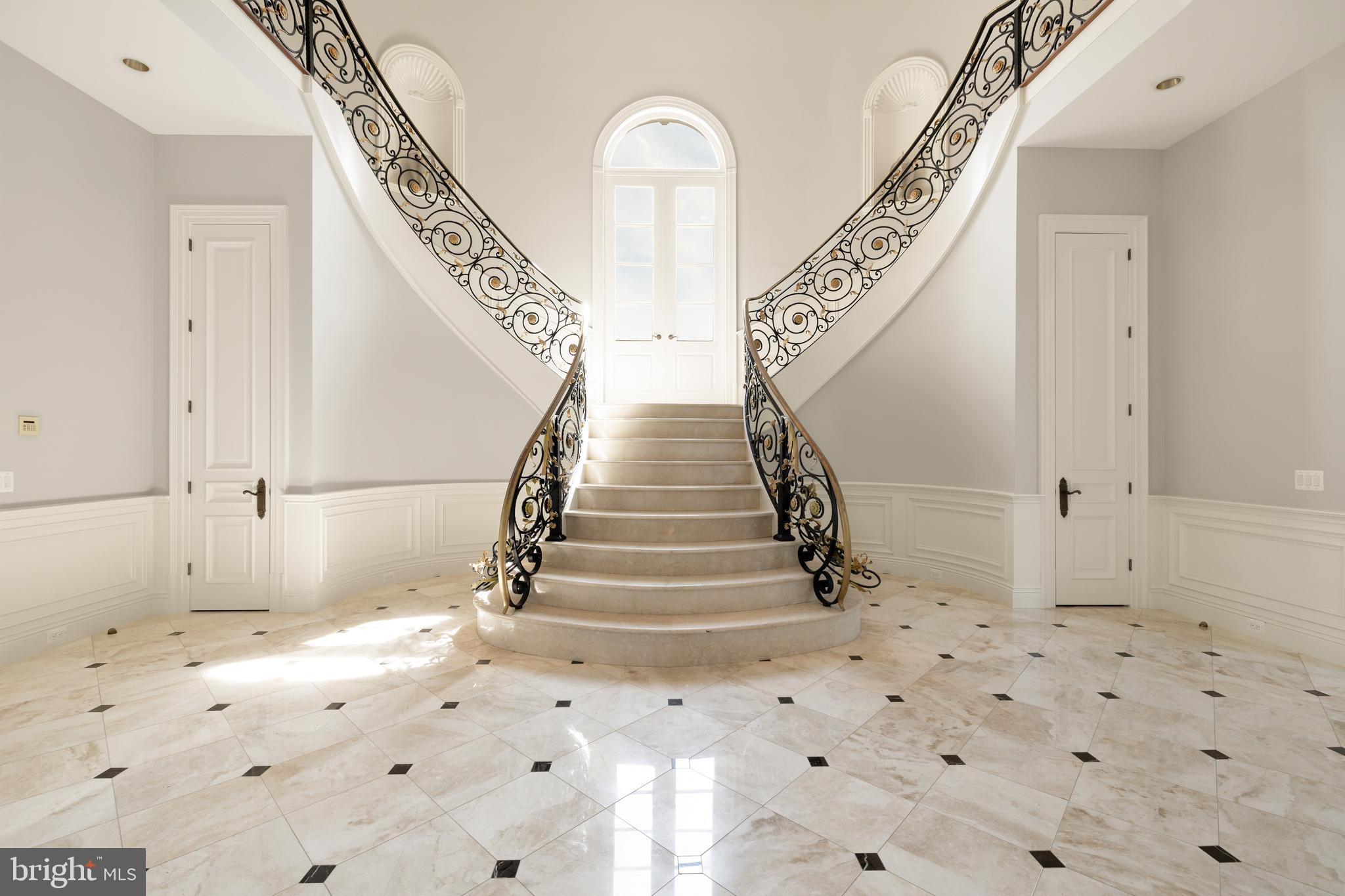 FALCONHURST - Residential