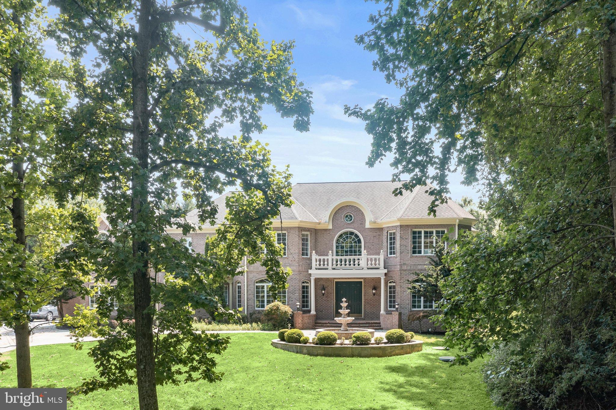 11616 MIRROR POND COURT