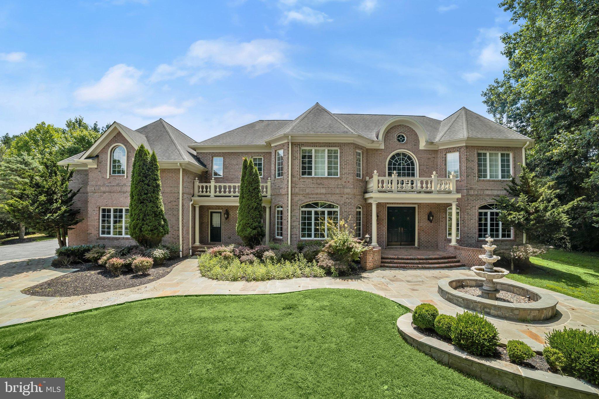 11616 MIRROR POND COURT
